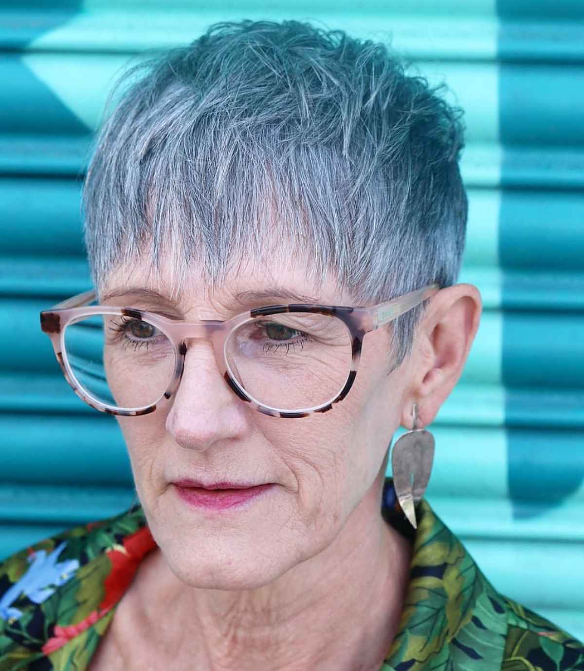 26 Youthful &amp; Stylish Short Haircuts for Women in Their 70s