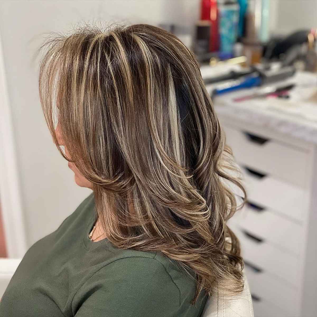 23 Best Ways to Get Long Layers with Medium-Length Hair