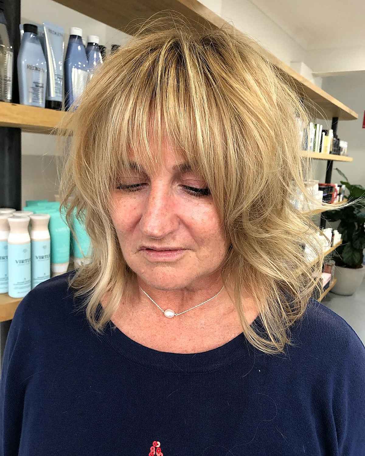 15 Face-Slimming Hairstyles for Women Over 50 and Overweight