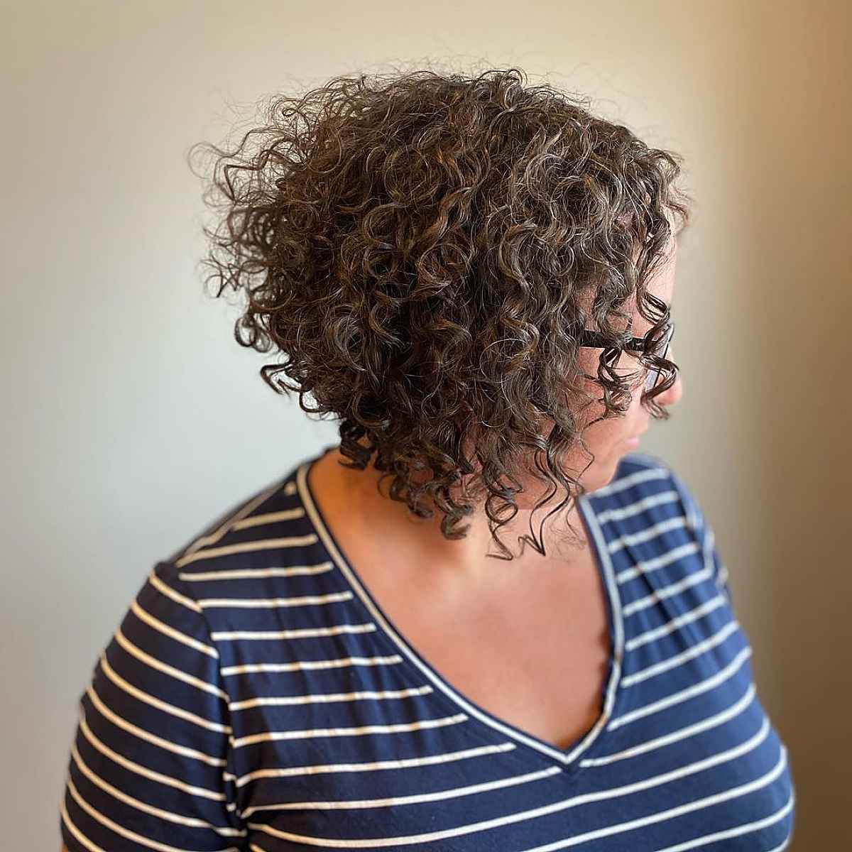 15 Stacked, Short Curly Bob Haircuts to Enhance Your Natural Curls