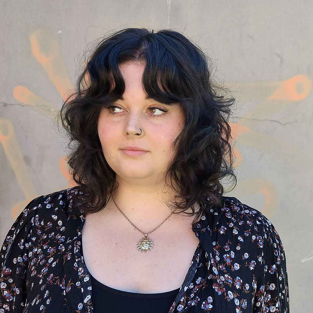 26 Best Ways to Wear Curtain Bangs for a Round Face