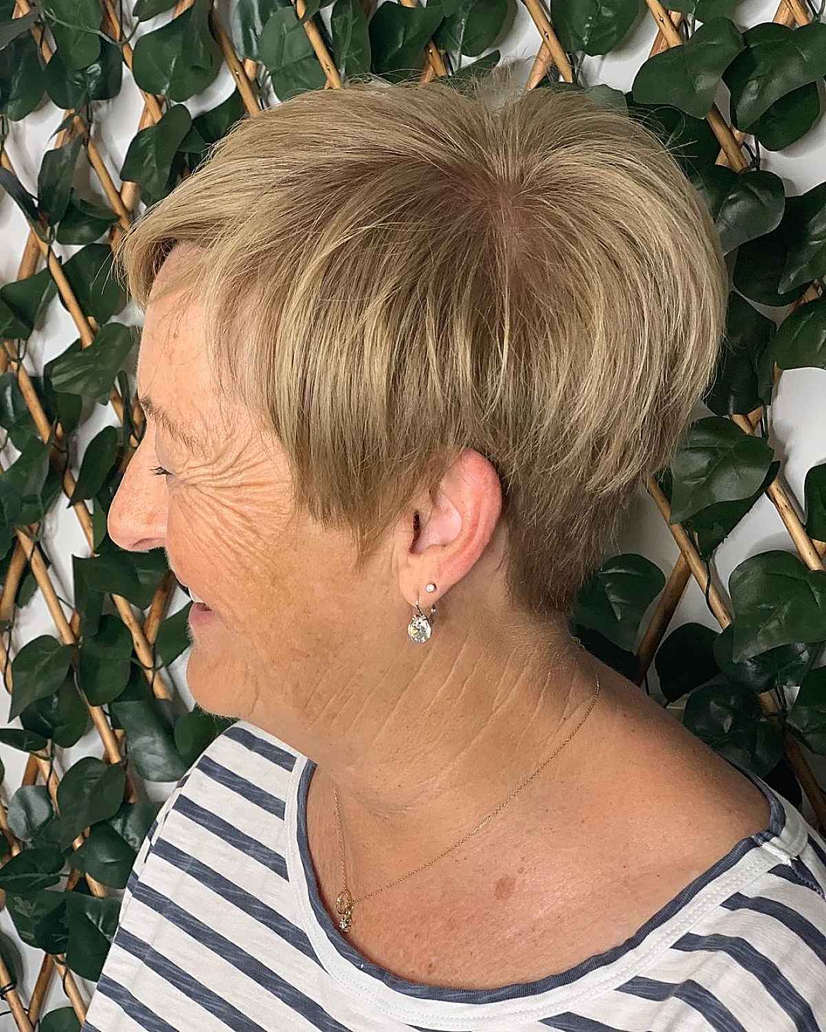 26 Voluminous Hairstyles for Women In Their 60s with Very Thin Hair