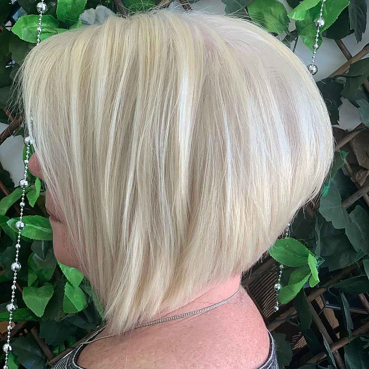 26 Lovely Layered Bob Haircuts for Ladies In Their 60s That Are Easy To Style