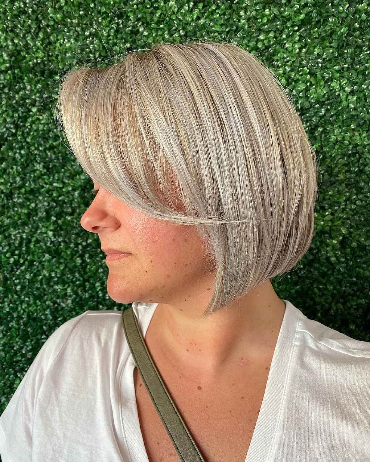 25 Best Short Hair with Side Bangs Women Are Getting Right Now