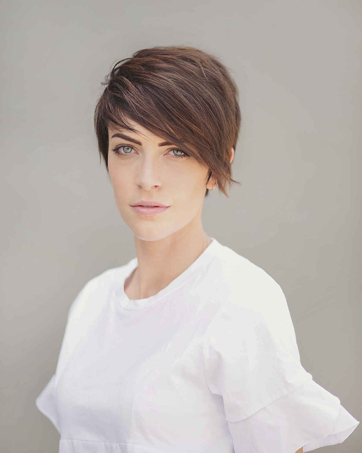 25 Best Short Hair with Side Bangs Women Are Getting Right Now