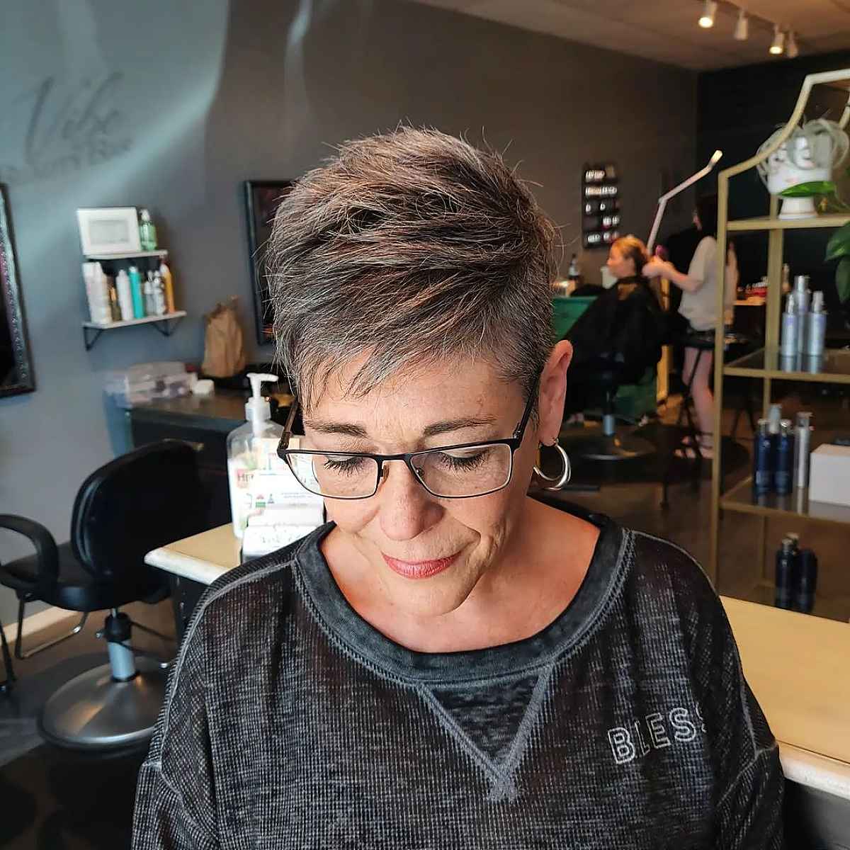 26 Flattering Hairstyles for Women Over 60 with Glasses