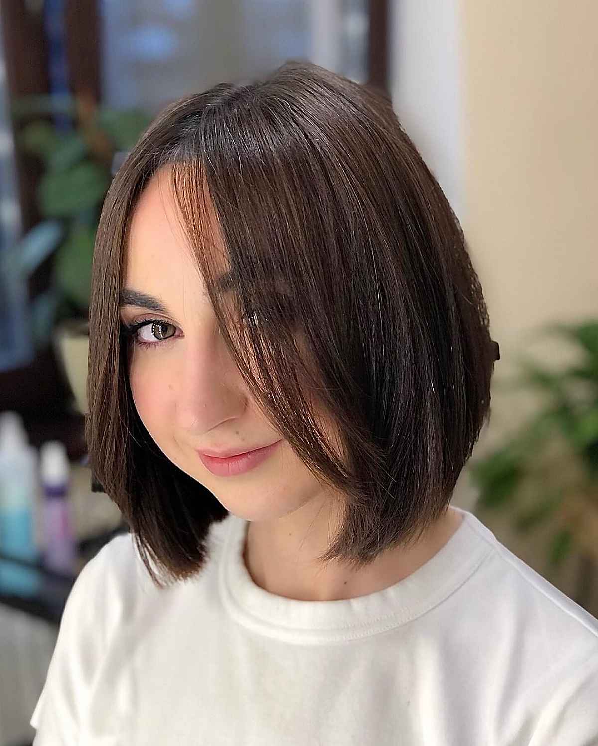 15 Best Short Straight Bob Haircuts for a Sleek Look