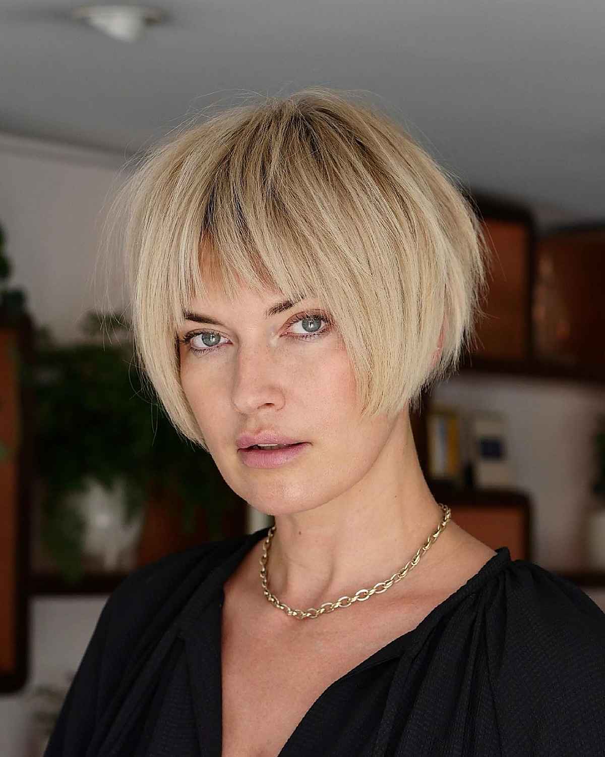 25+ Chic Short Layered Bob with Bangs for an Eye-Catching Crop