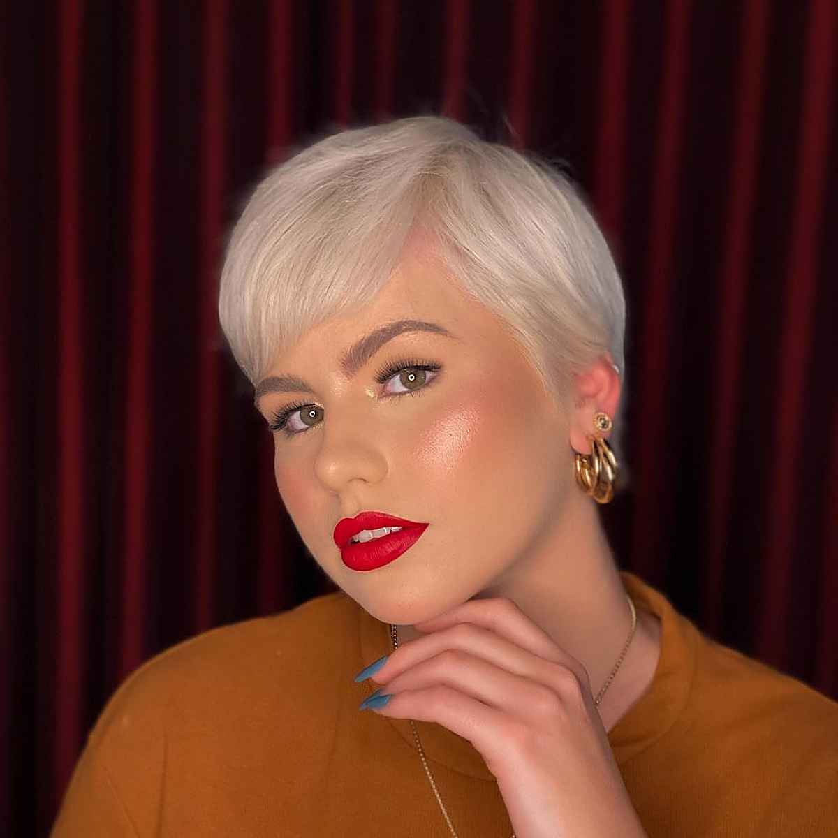 26 Slimming Hairstyles for Women with Full Faces (for Plus-Sized Women)