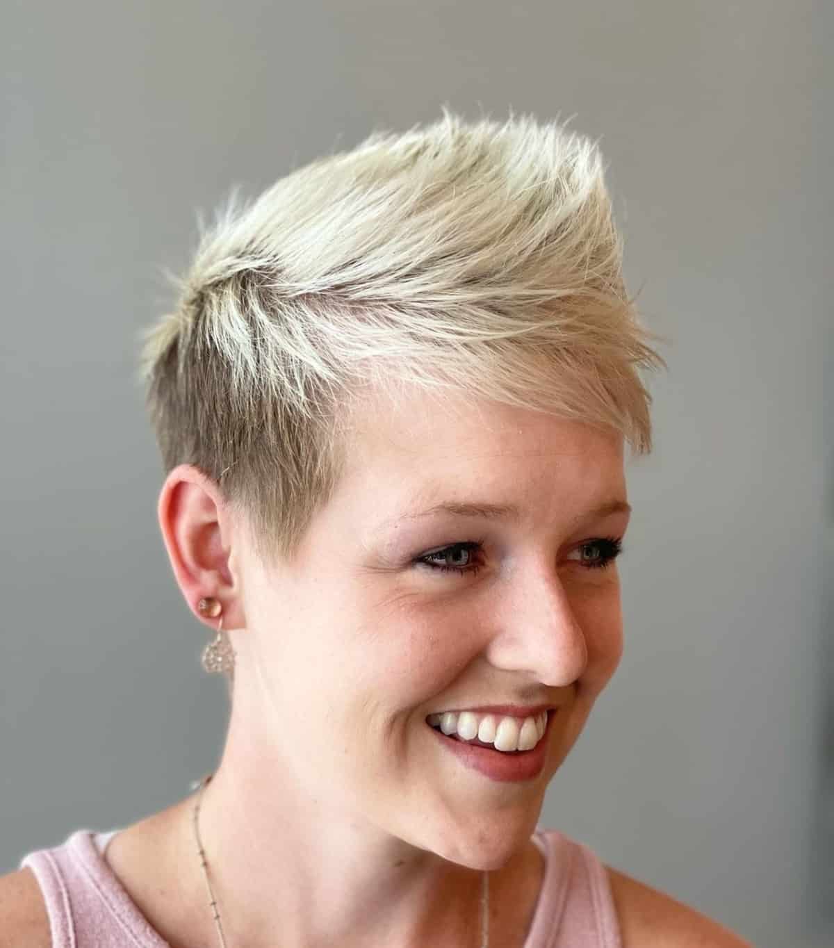 26 Eye-Catching Blonde Pixie Cut Ideas to Show Your Stylist