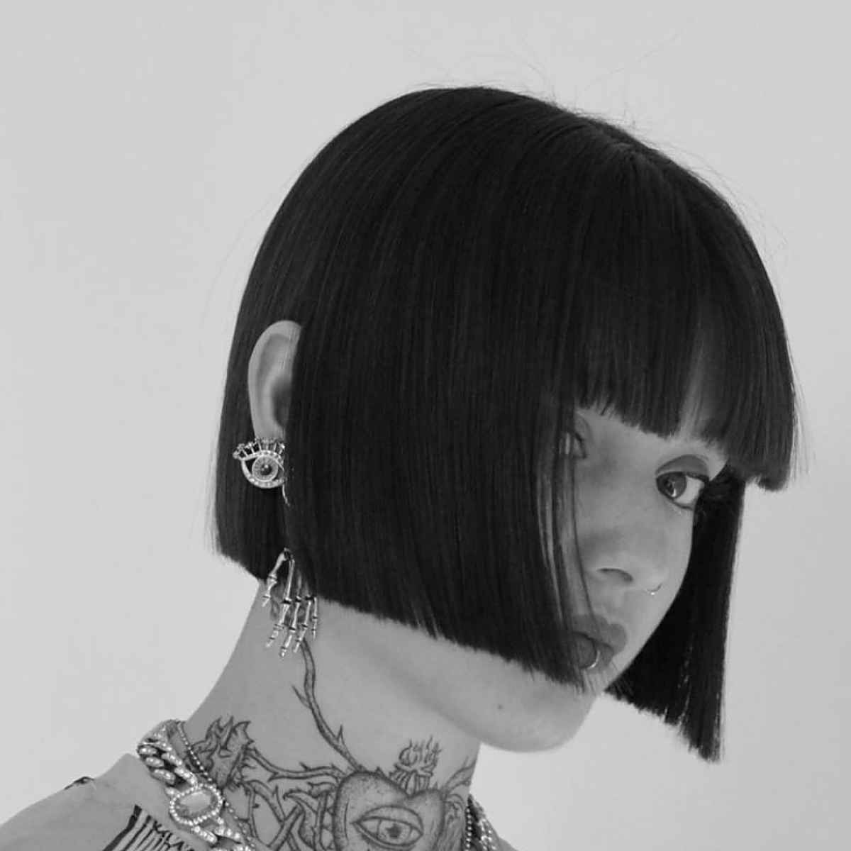 15 Best Short Straight Bob Haircuts for a Sleek Look