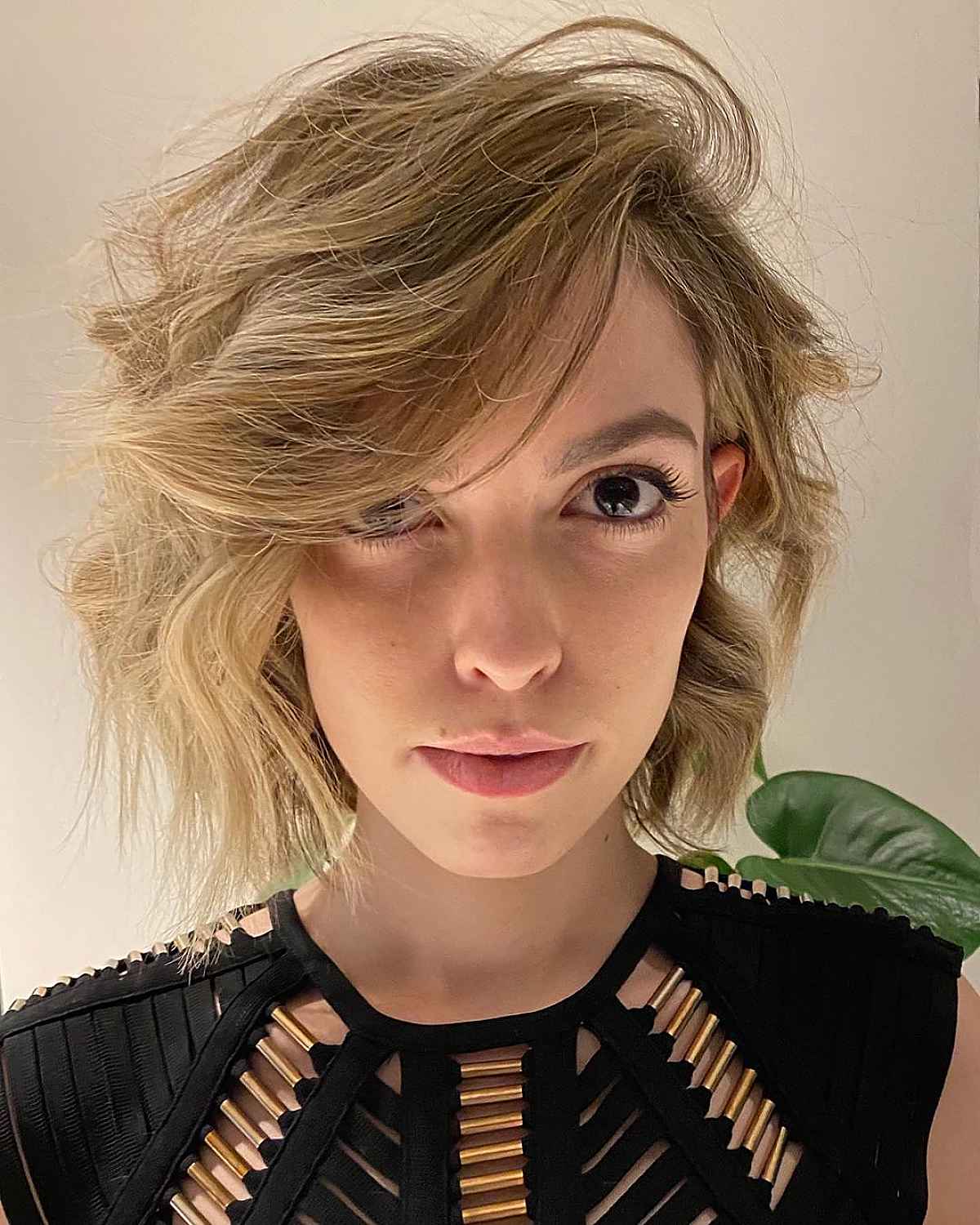25 Best Short Hair with Side Bangs Women Are Getting Right Now