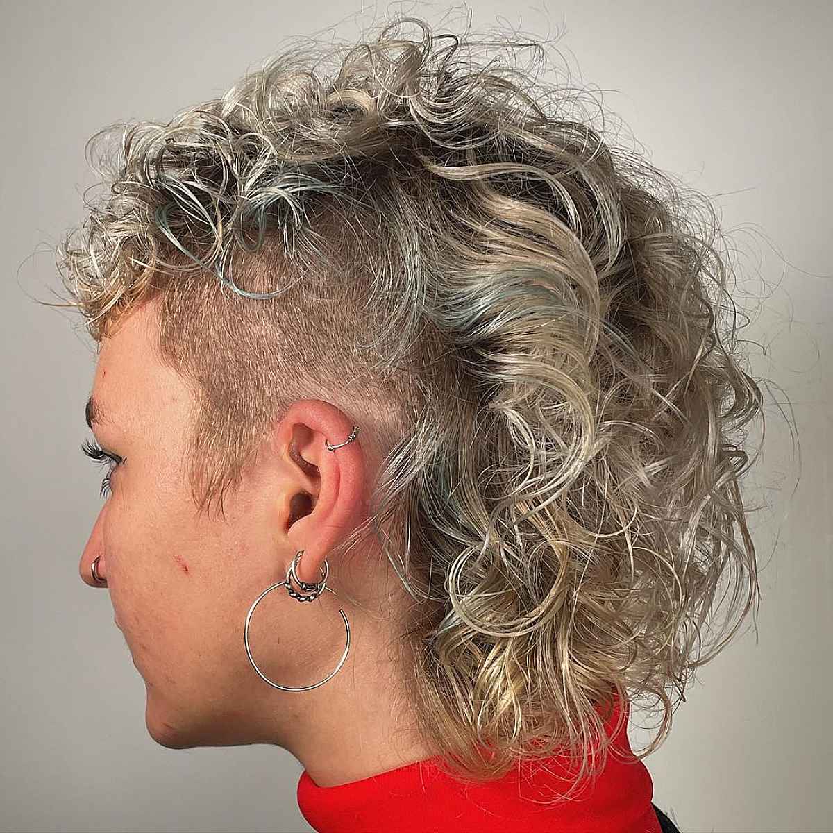 26 Modern Mullet Hairstyles for Girls with Curly Hair