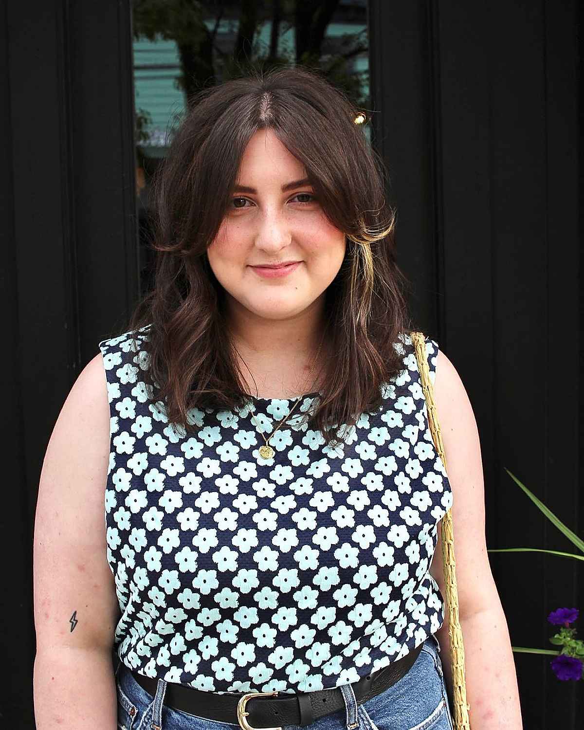 26 Best Ways to Wear Curtain Bangs for a Round Face