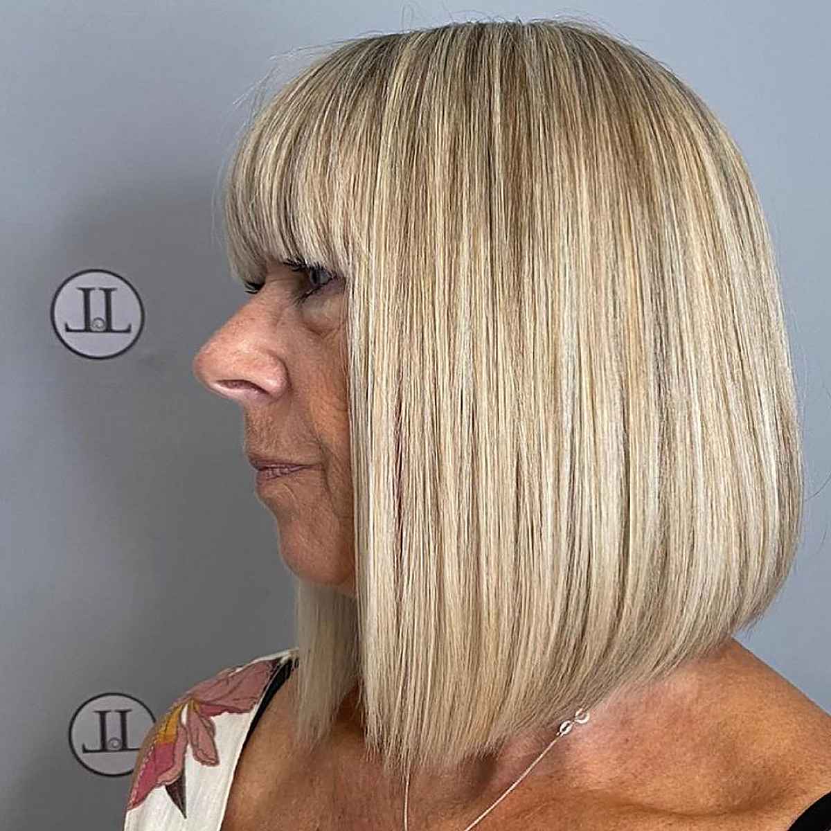 15 Stylish &#038; Easy Medium-Length Hairstyles for Ladies in Their 60s