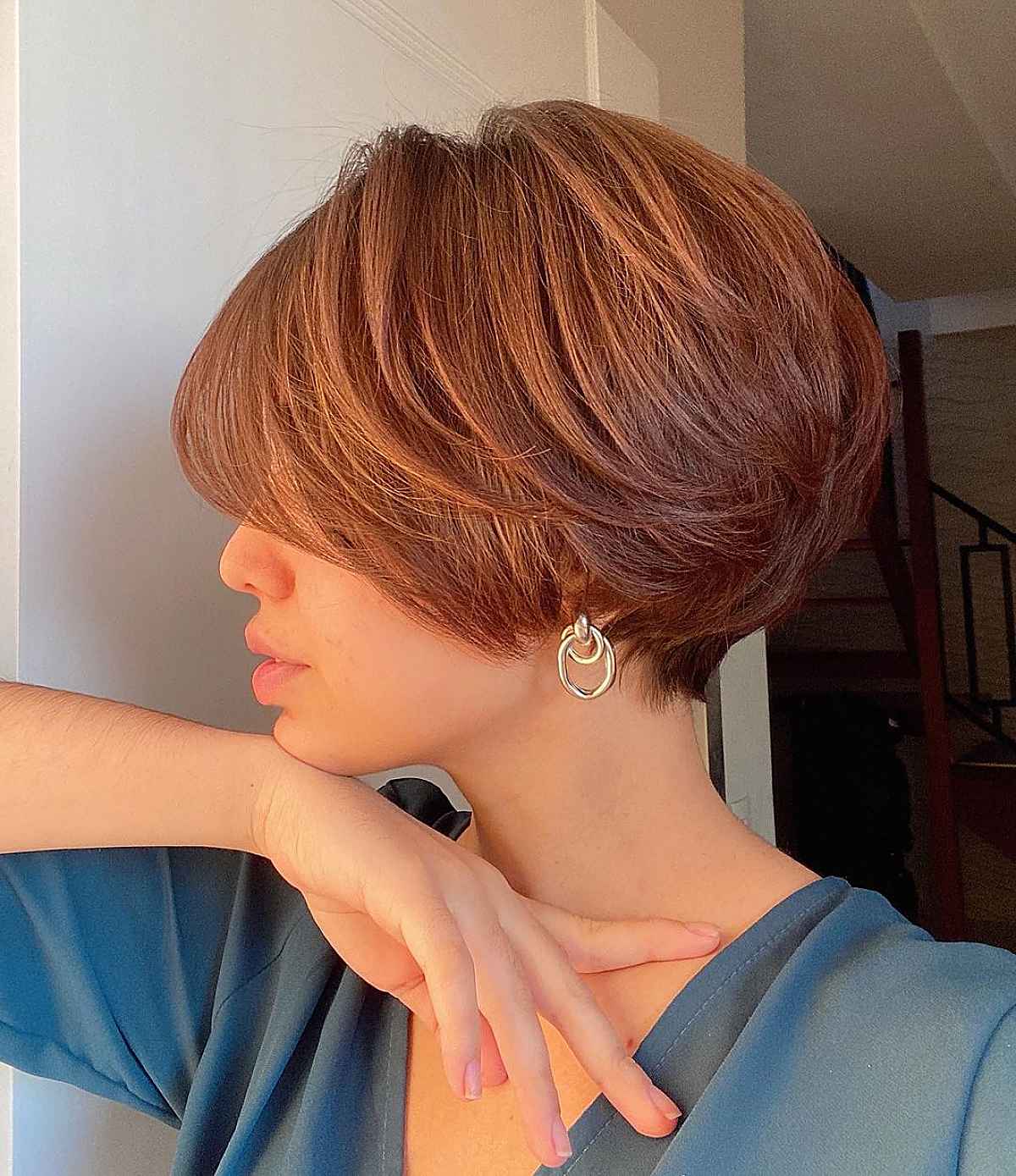 25+ Chic Short Layered Bob with Bangs for an Eye-Catching Crop