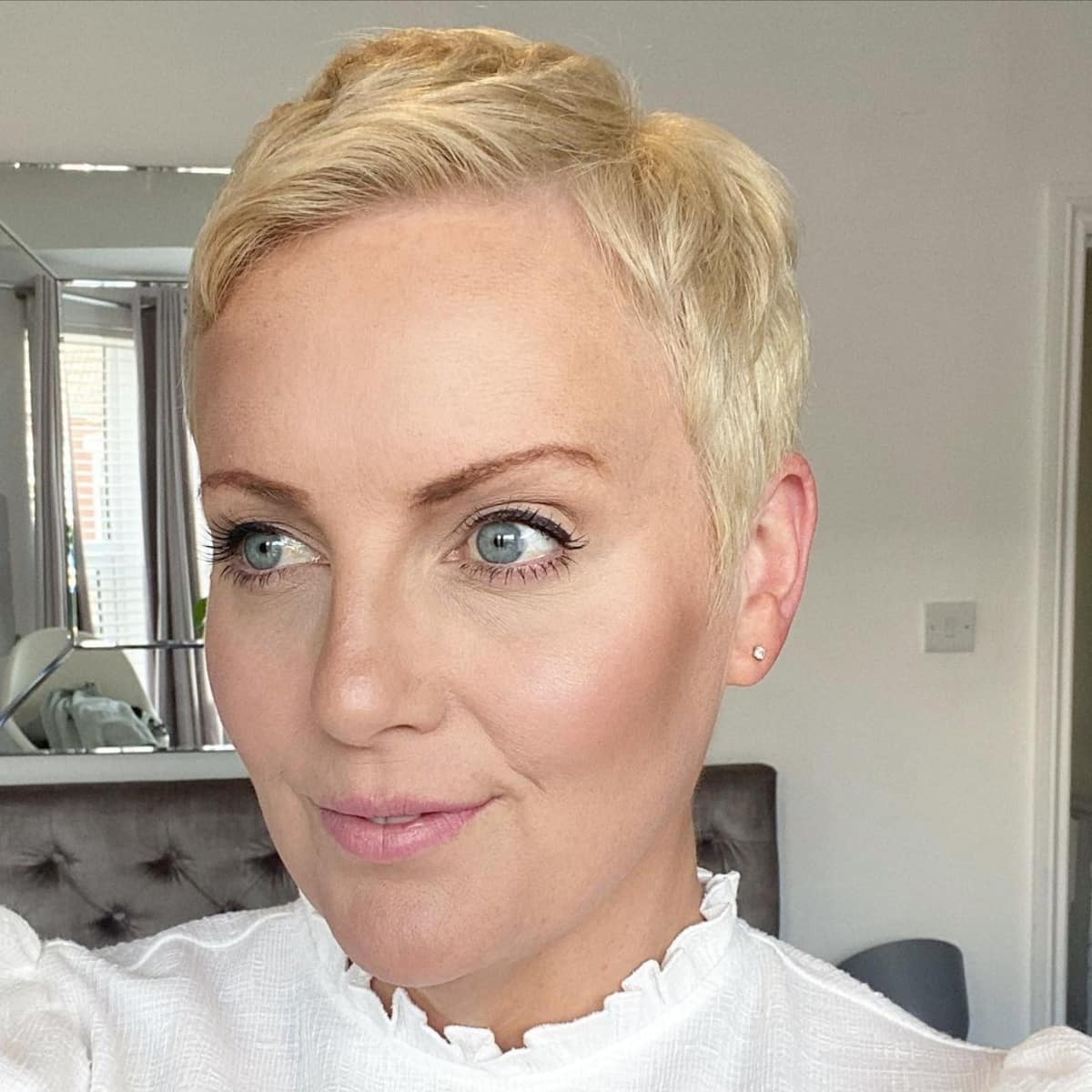 26 Eye-Catching Blonde Pixie Cut Ideas to Show Your Stylist