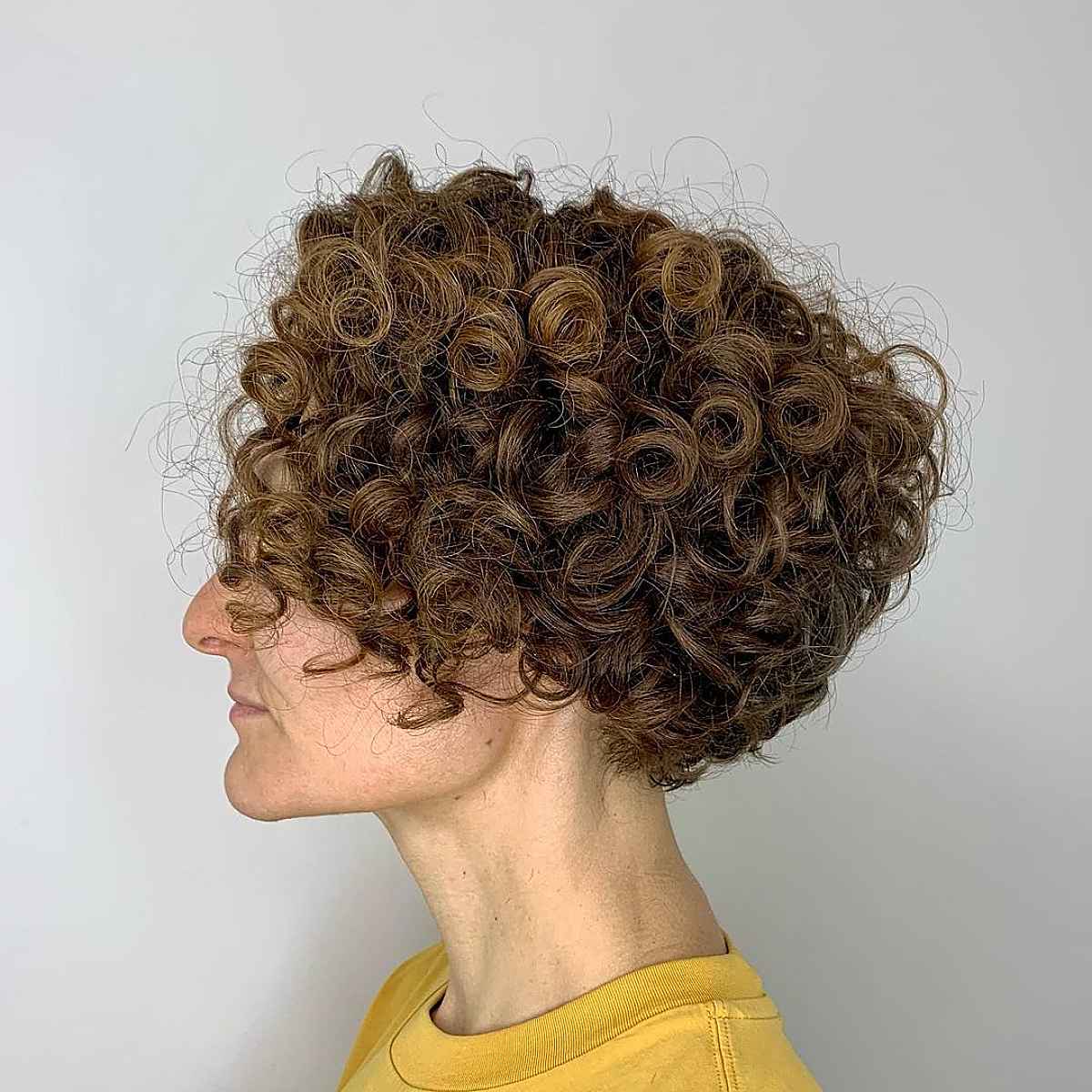 15 Stacked, Short Curly Bob Haircuts to Enhance Your Natural Curls
