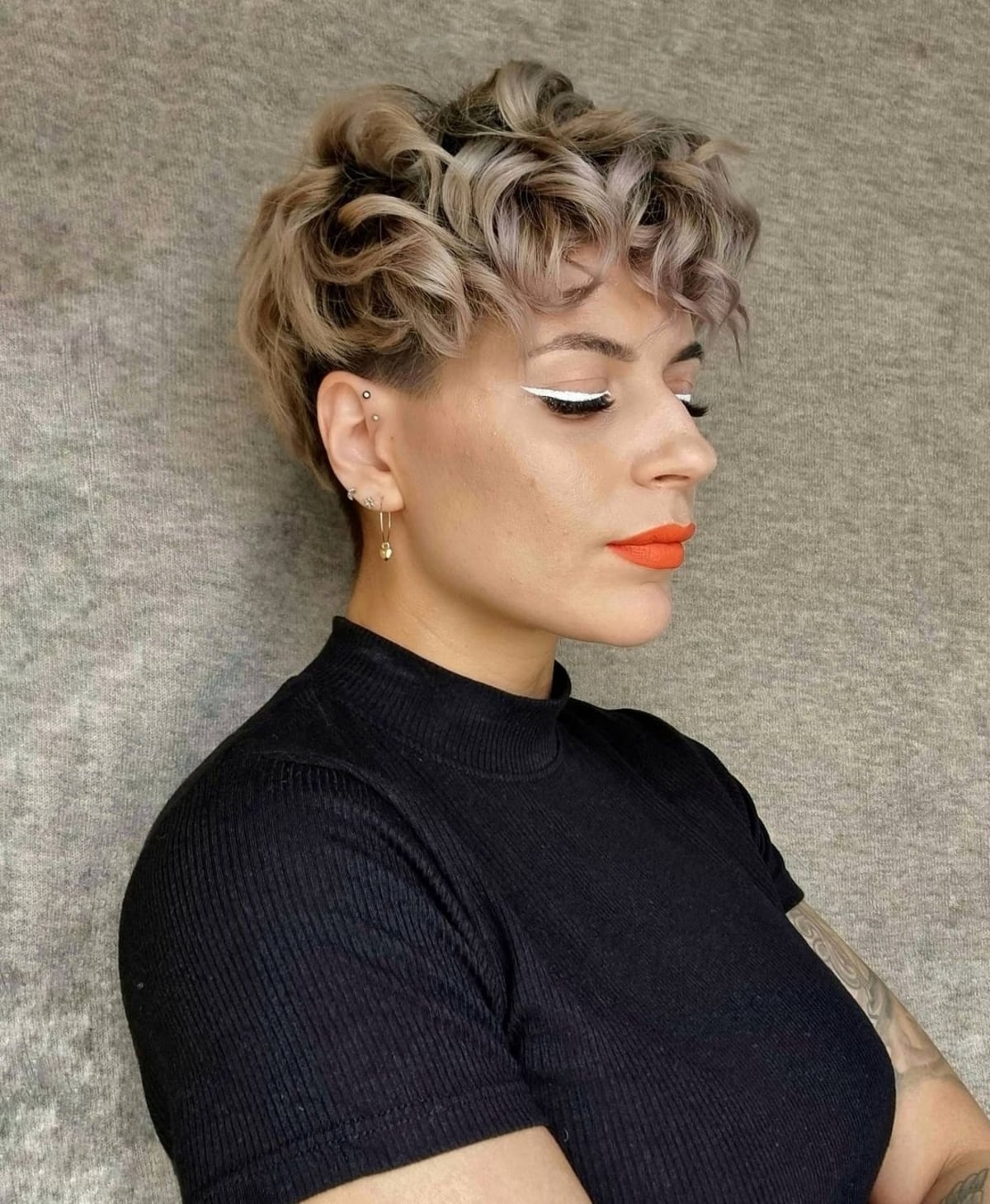 26 Eye-Catching Blonde Pixie Cut Ideas to Show Your Stylist