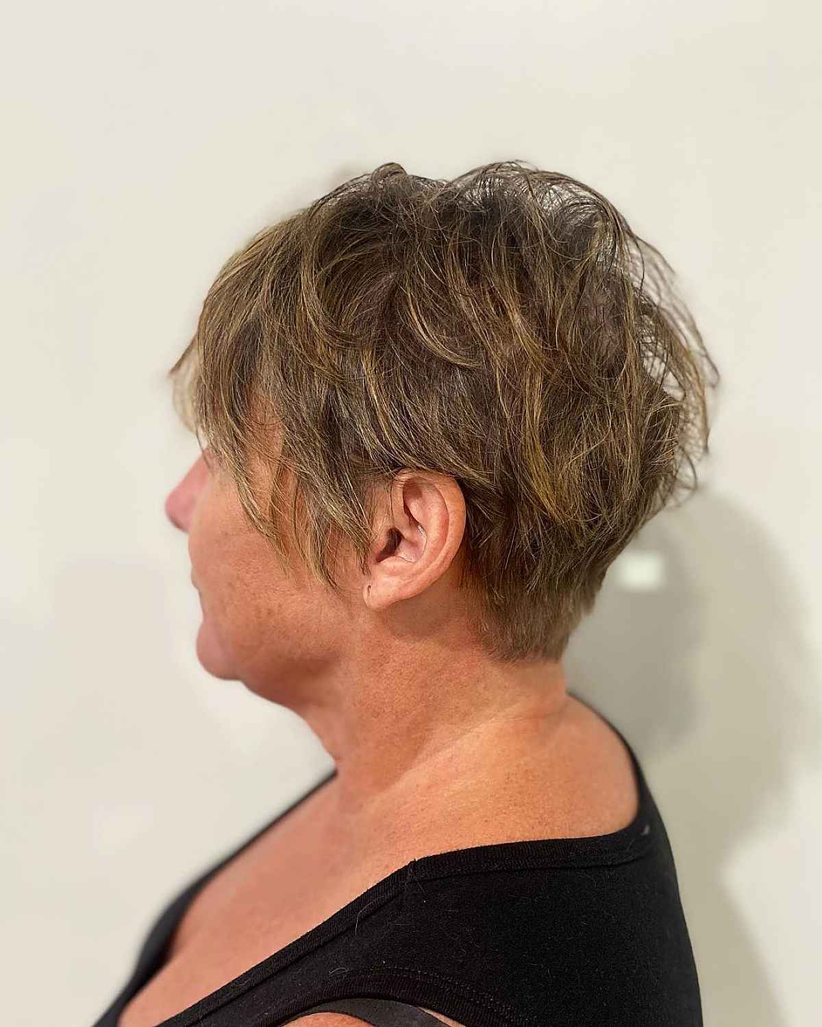 26 Voluminous Hairstyles for Women In Their 60s with Very Thin Hair