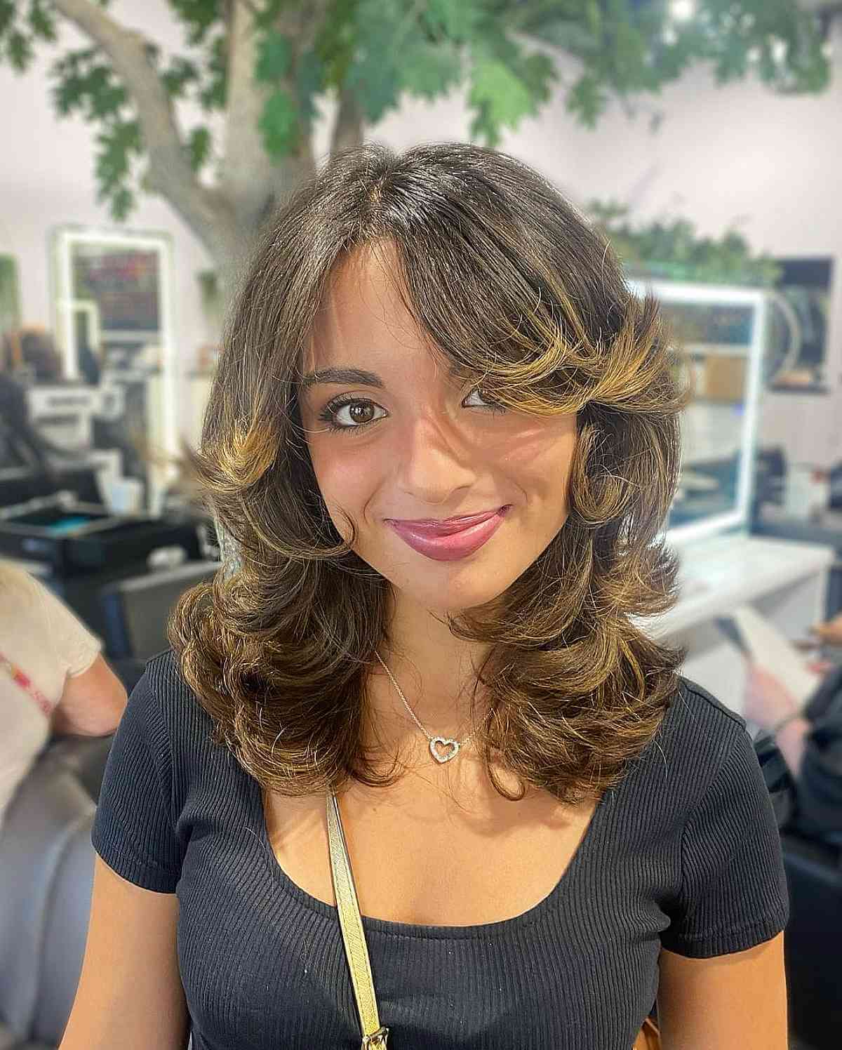 40 Stunning Face-Framing Layers For Ladies With Medium Hair