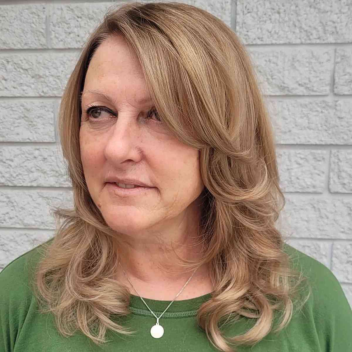 22 Medium Layered Haircuts with Side Bangs for a Chic Combination