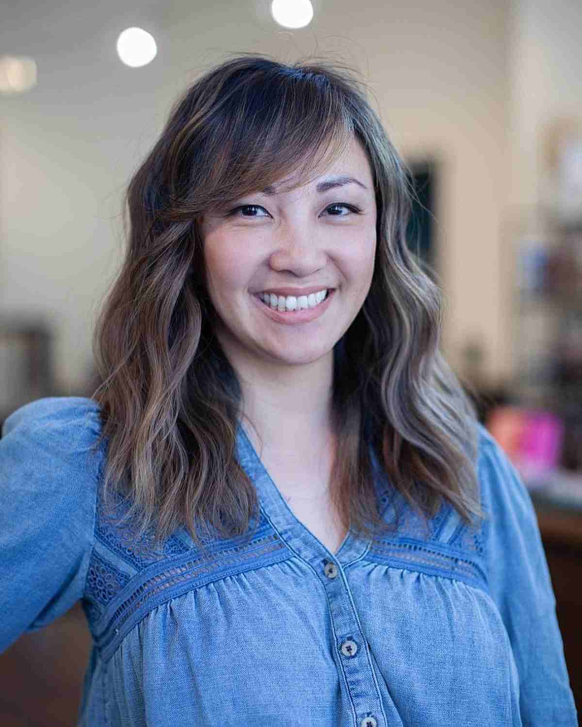 22 Medium Layered Haircuts with Side Bangs for a Chic Combination