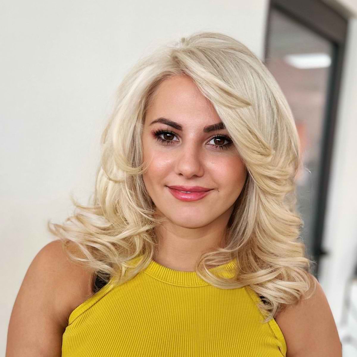 31 Modern Feather Cut Hair Ideas Women Are Getting