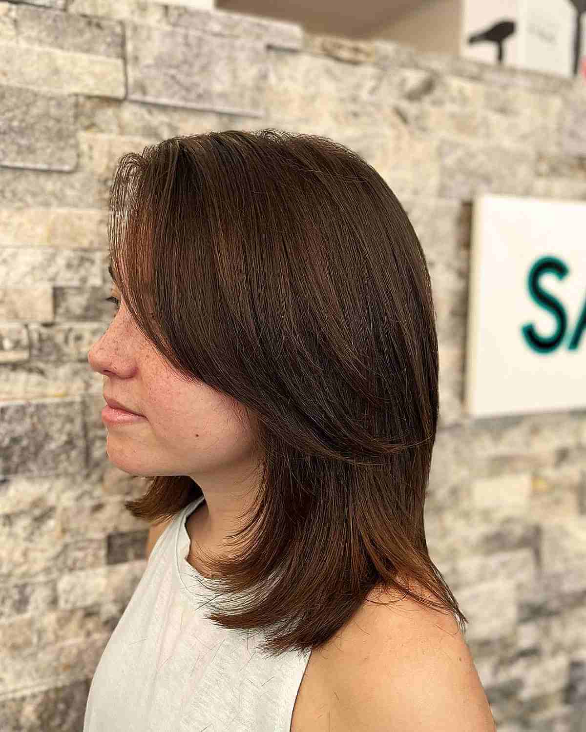 73 Fantastic Short to Medium Layered Haircuts for That In-Between Length