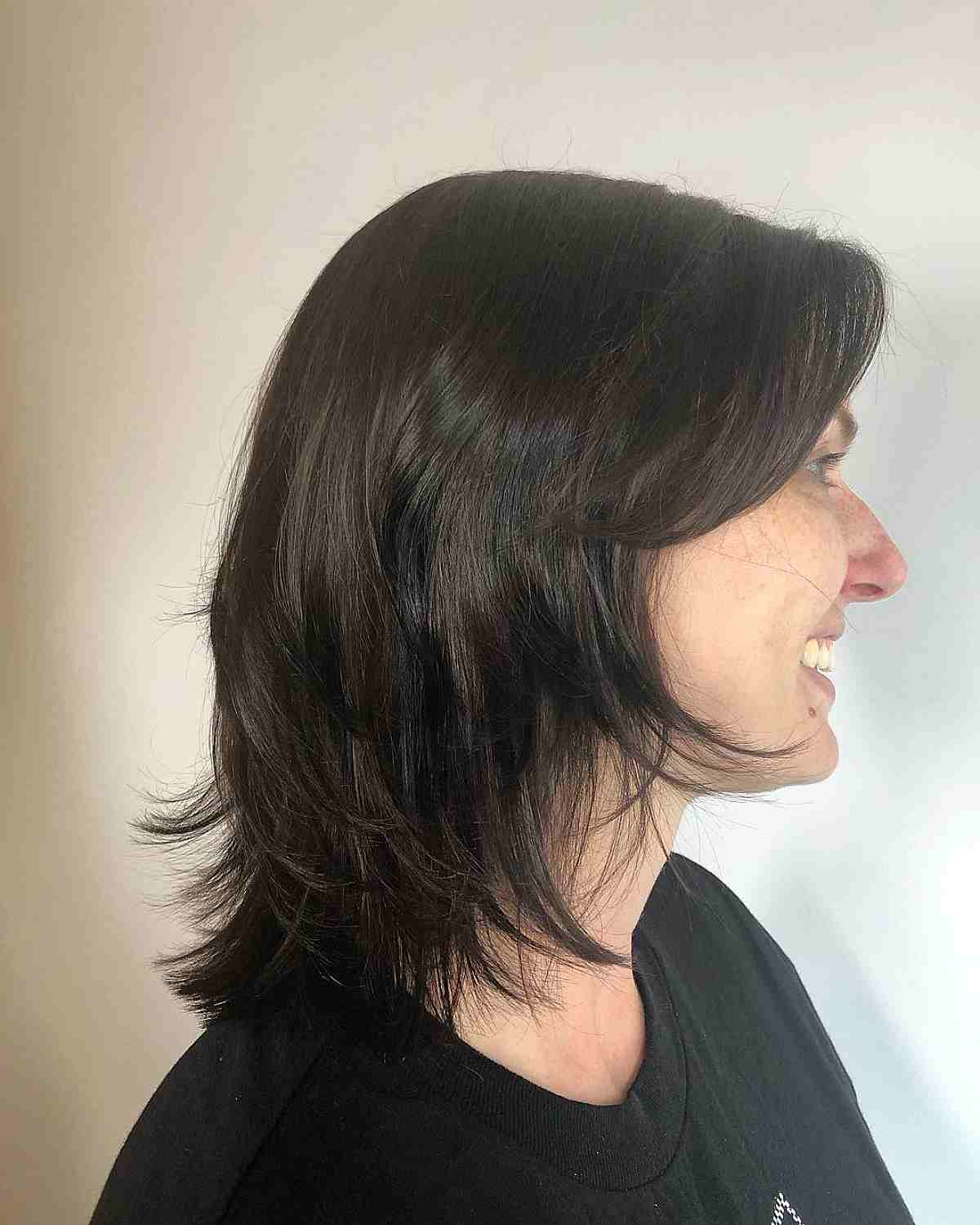 73 Fantastic Short to Medium Layered Haircuts for That In-Between Length
