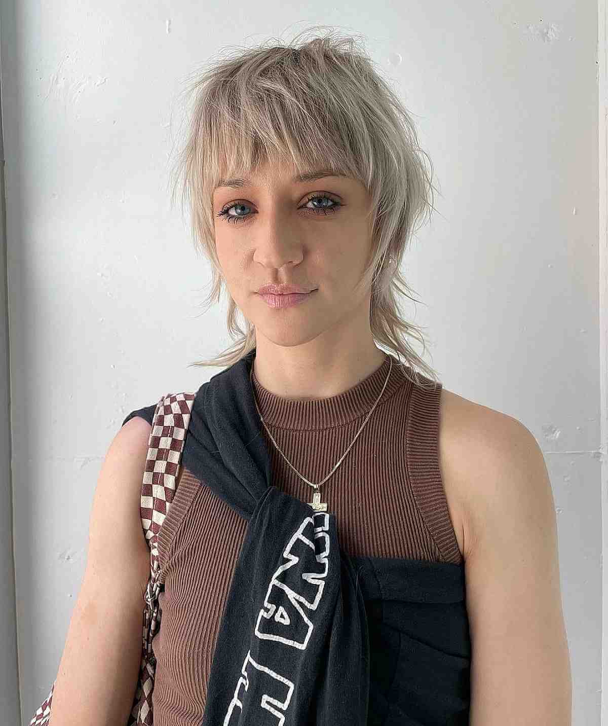73 Fantastic Short to Medium Layered Haircuts for That In-Between Length