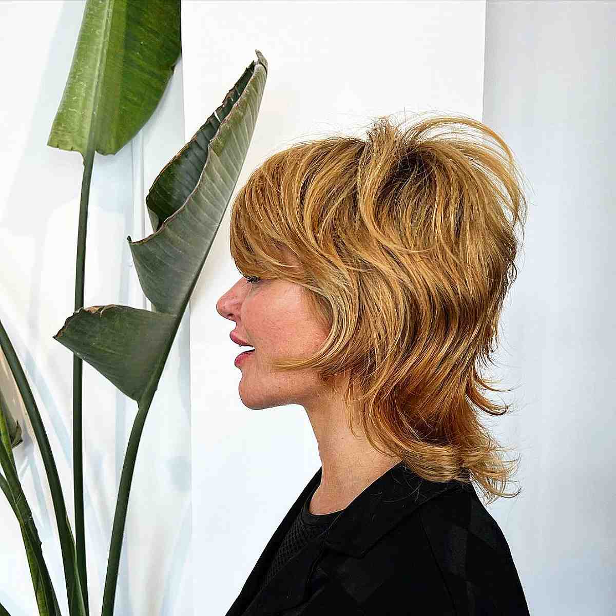 73 Fantastic Short to Medium Layered Haircuts for That In-Between Length