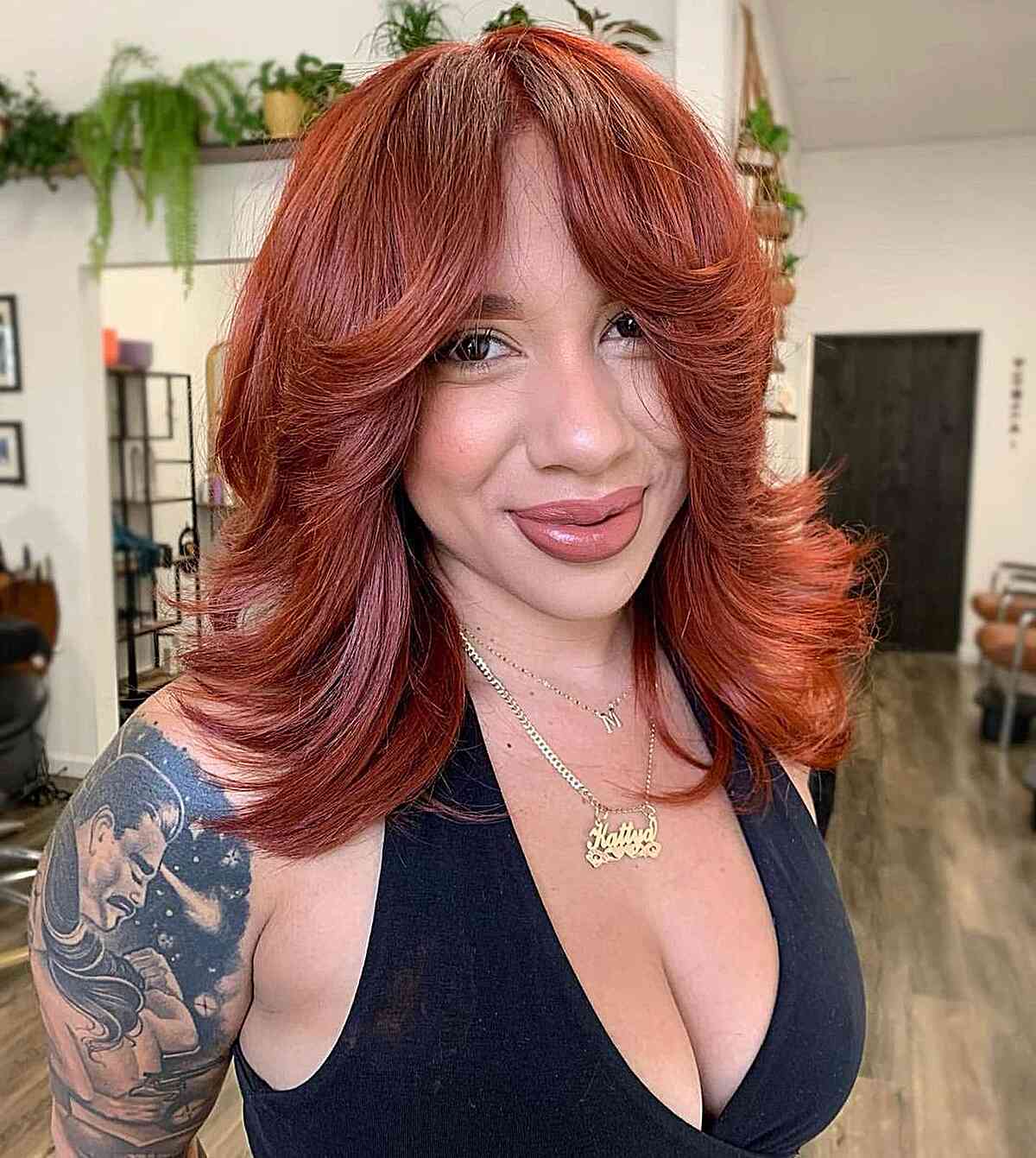 26 Incredible Feathered Haircuts for Medium-Length Hair in 2025