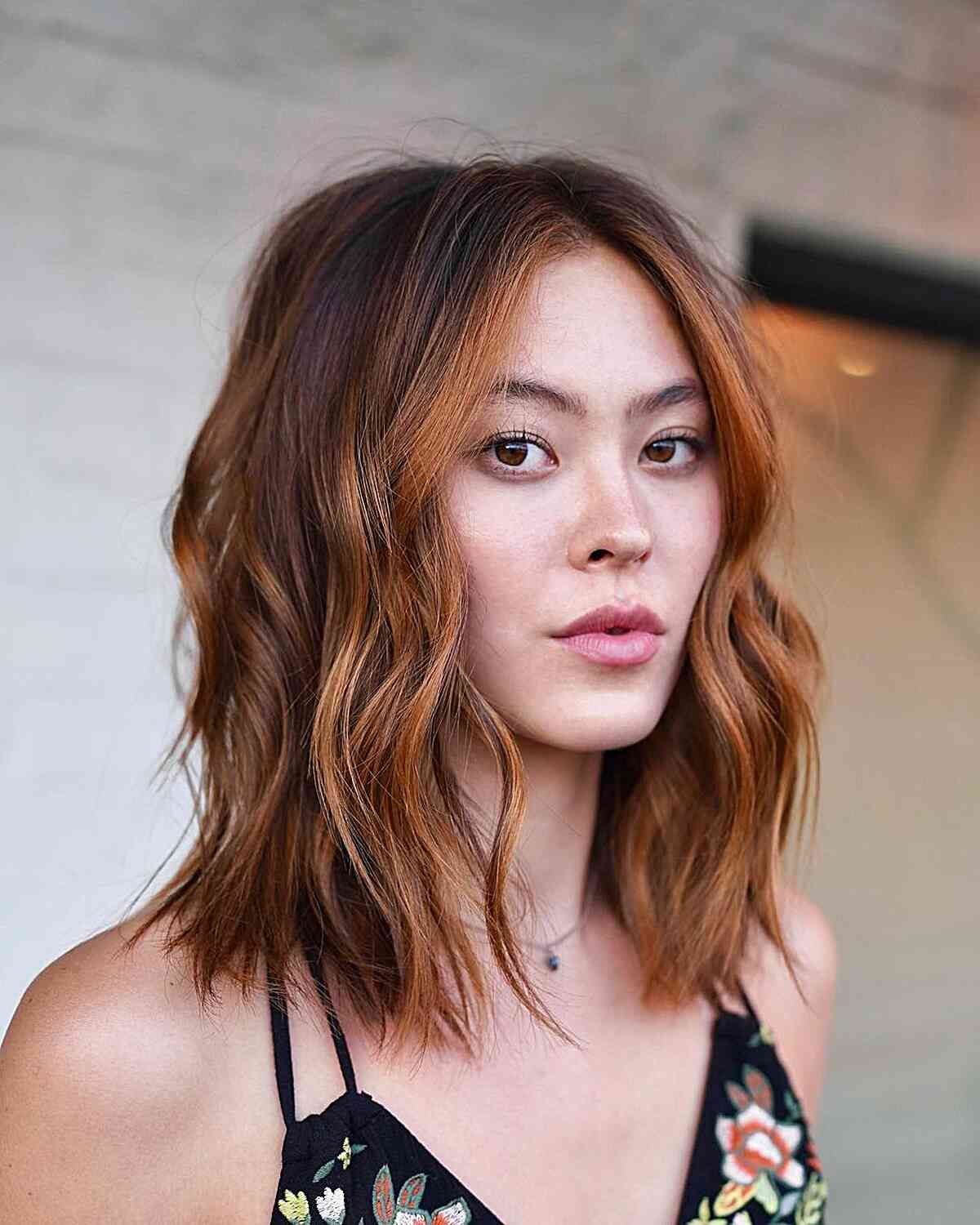 27 Face-Framing Layered & Choppy Haircuts for Shoulder-Length Hair