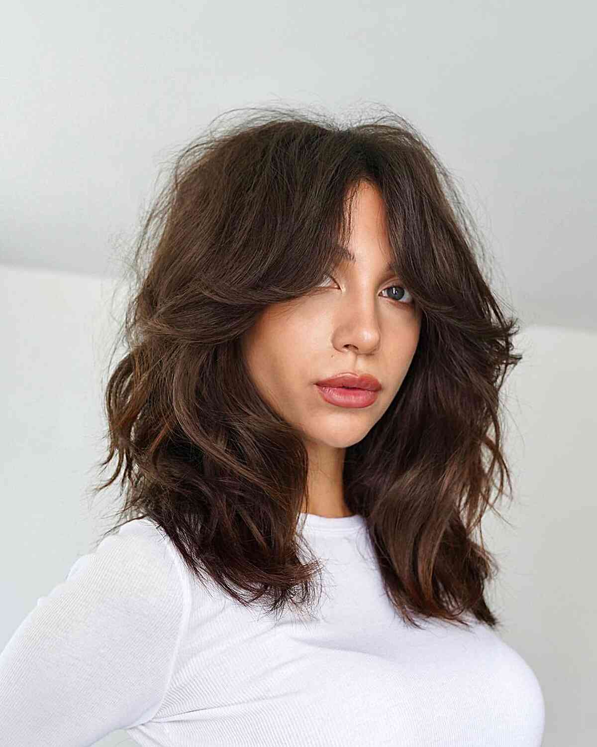 27 Face-Framing Layered & Choppy Haircuts for Shoulder-Length Hair
