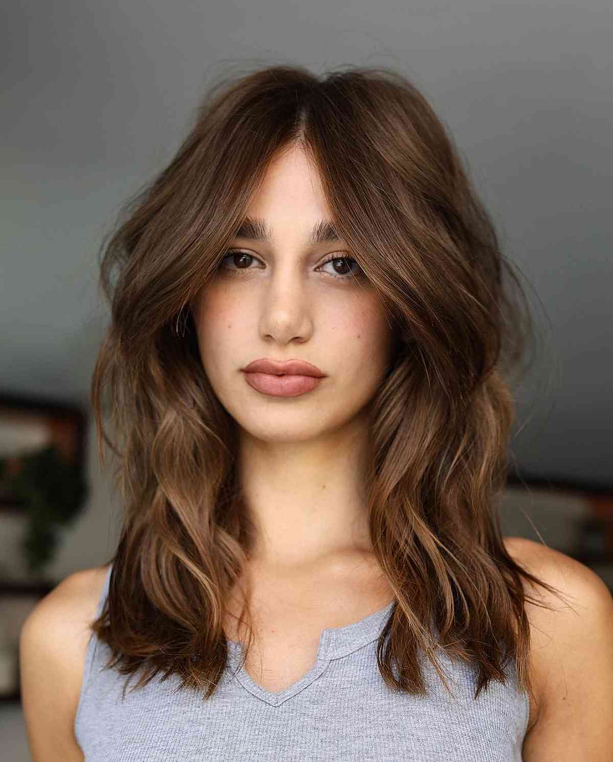 27 Face-Framing Layered & Choppy Haircuts for Shoulder-Length Hair
