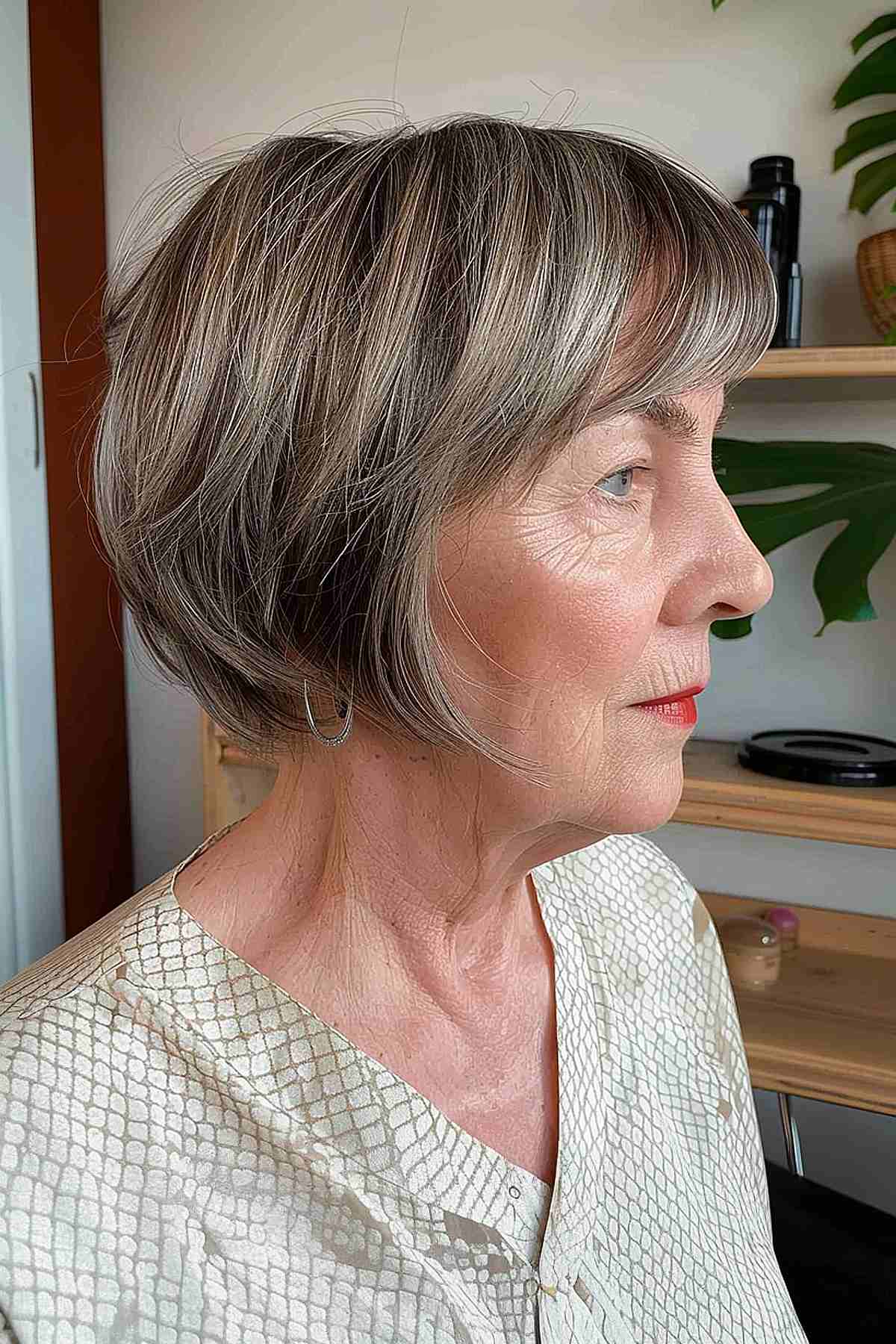 41 Lovely Layered Bob Haircuts for Ladies In Their 60s That Are Easy To Style