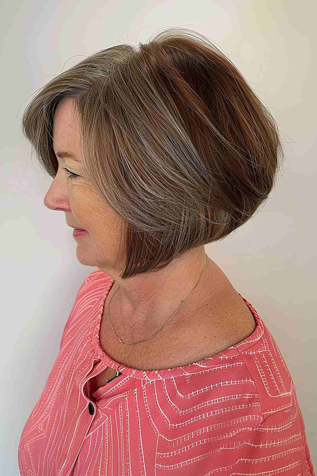 41 Lovely Layered Bob Haircuts for Ladies In Their 60s That Are Easy To Style
