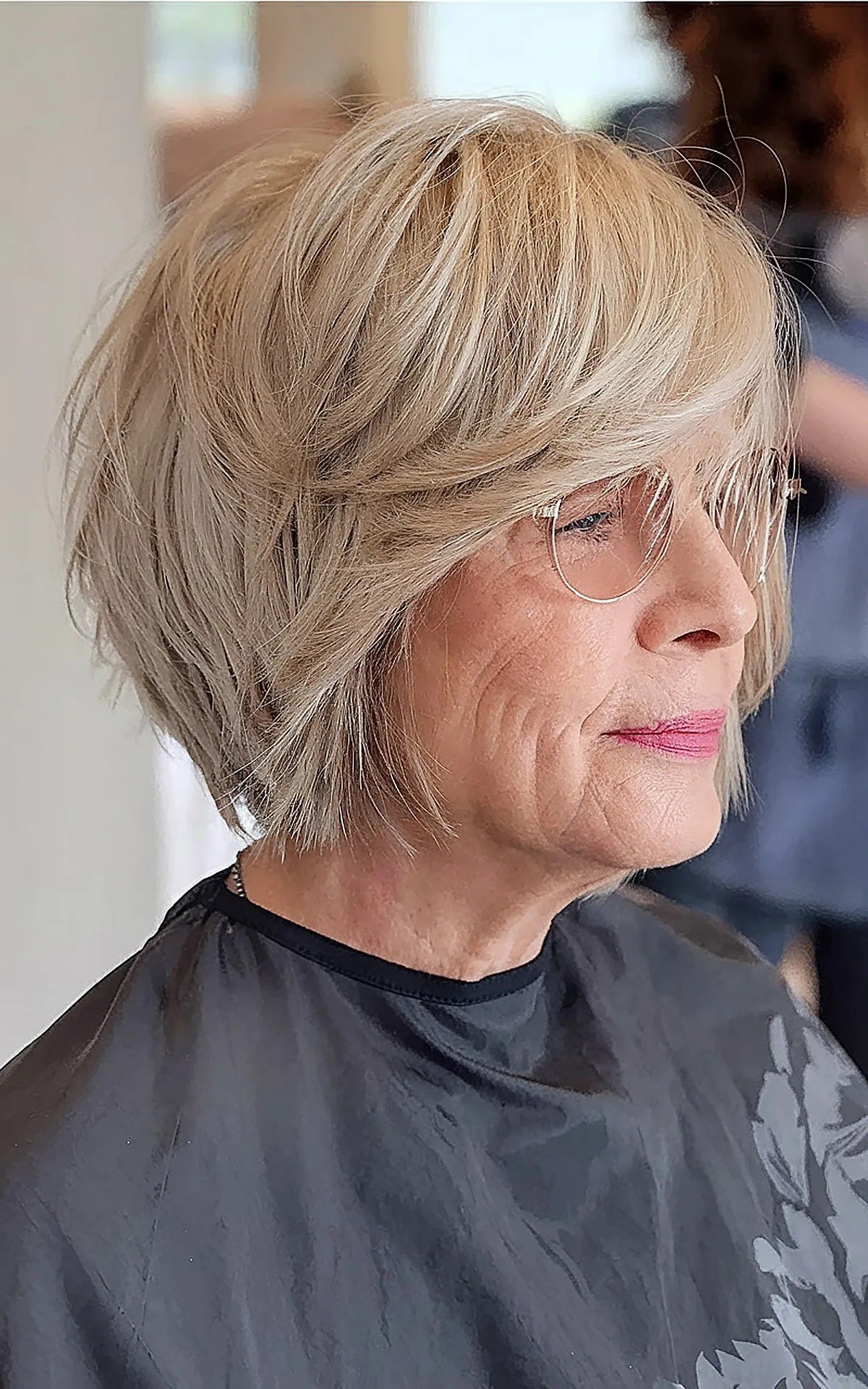 41 Lovely Layered Bob Haircuts for Ladies In Their 60s That Are Easy To Style
