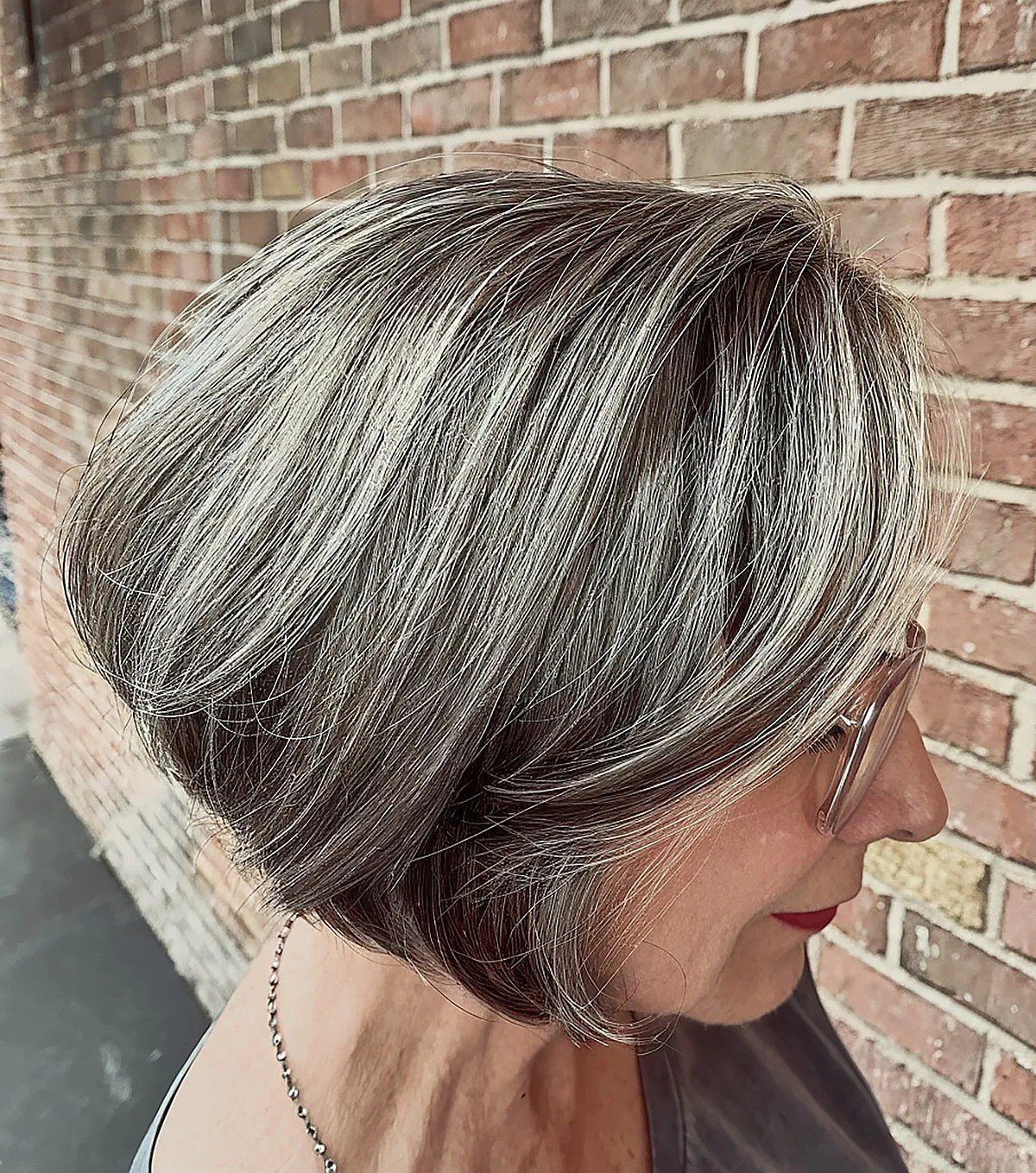 41 Lovely Layered Bob Haircuts for Ladies In Their 60s That Are Easy To Style
