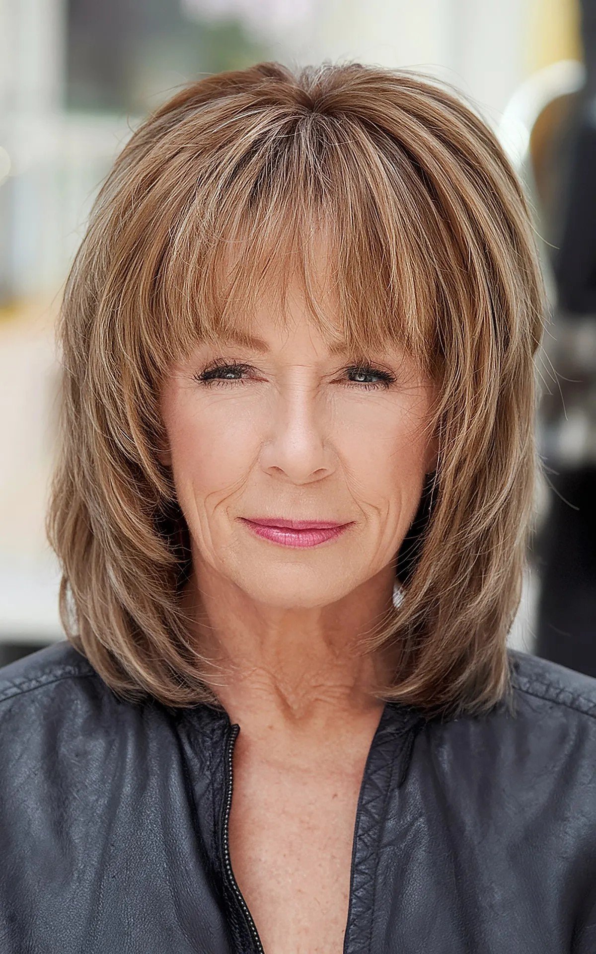 41 Lovely Layered Bob Haircuts for Ladies In Their 60s That Are Easy To Style
