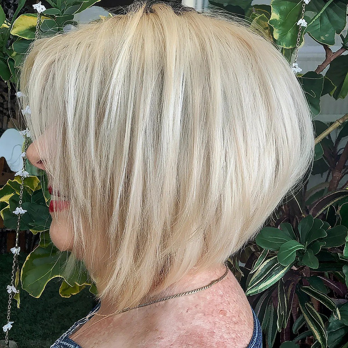41 Lovely Layered Bob Haircuts for Ladies In Their 60s That Are Easy To Style