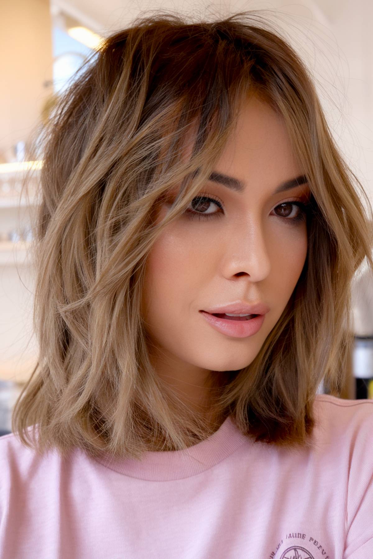 15+ Flattering Layered Hairstyles for Oval Faces in 2025