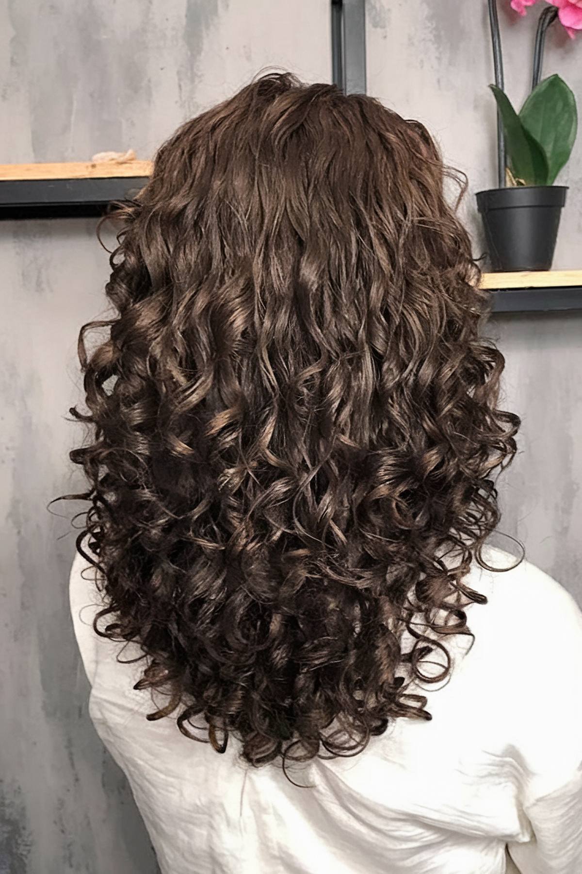 16 Trendy U-Shape Haircut Ideas for 2025