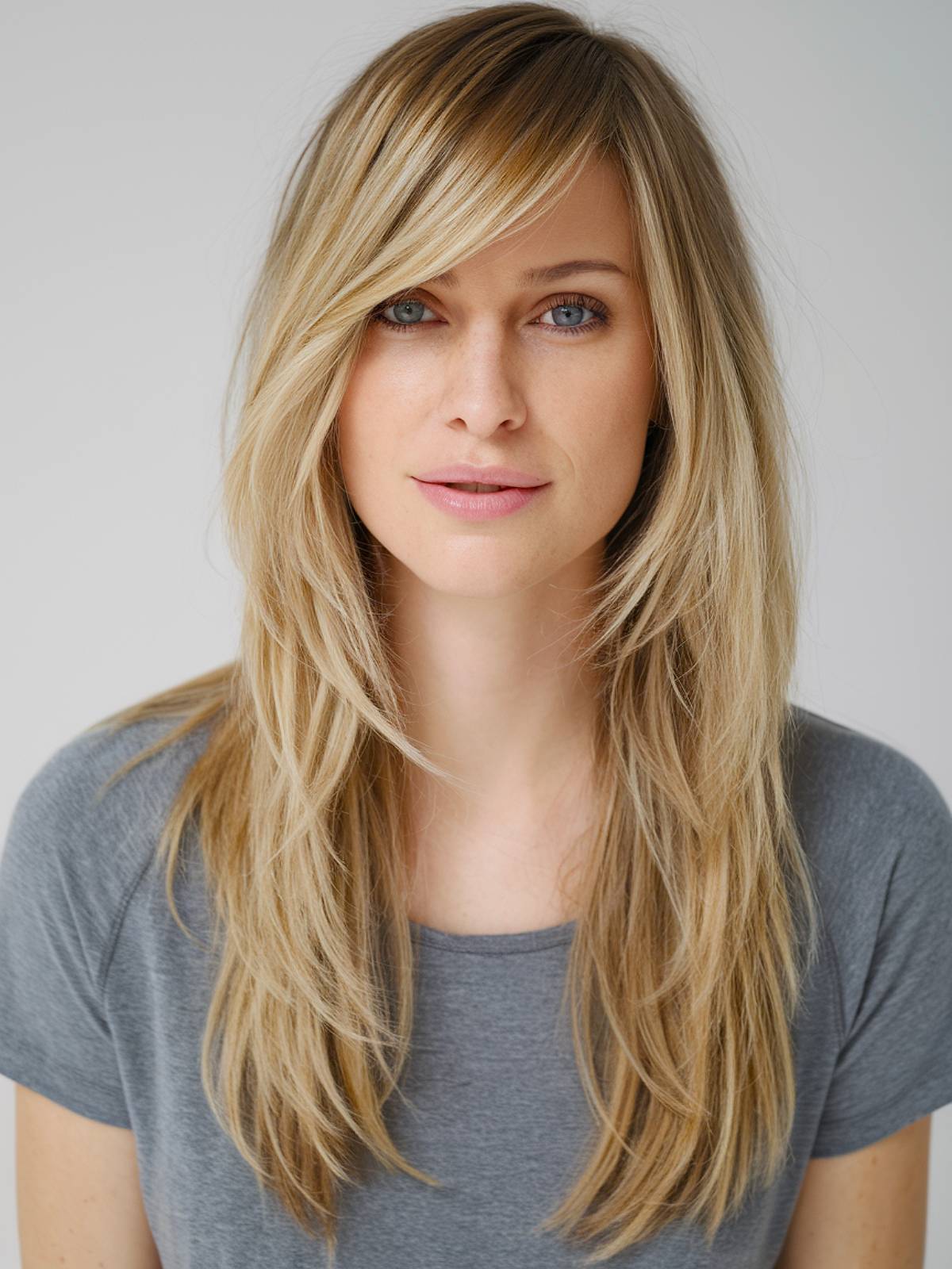 15+ Beautiful Long Layered Haircuts with Side Bangs for 2025
