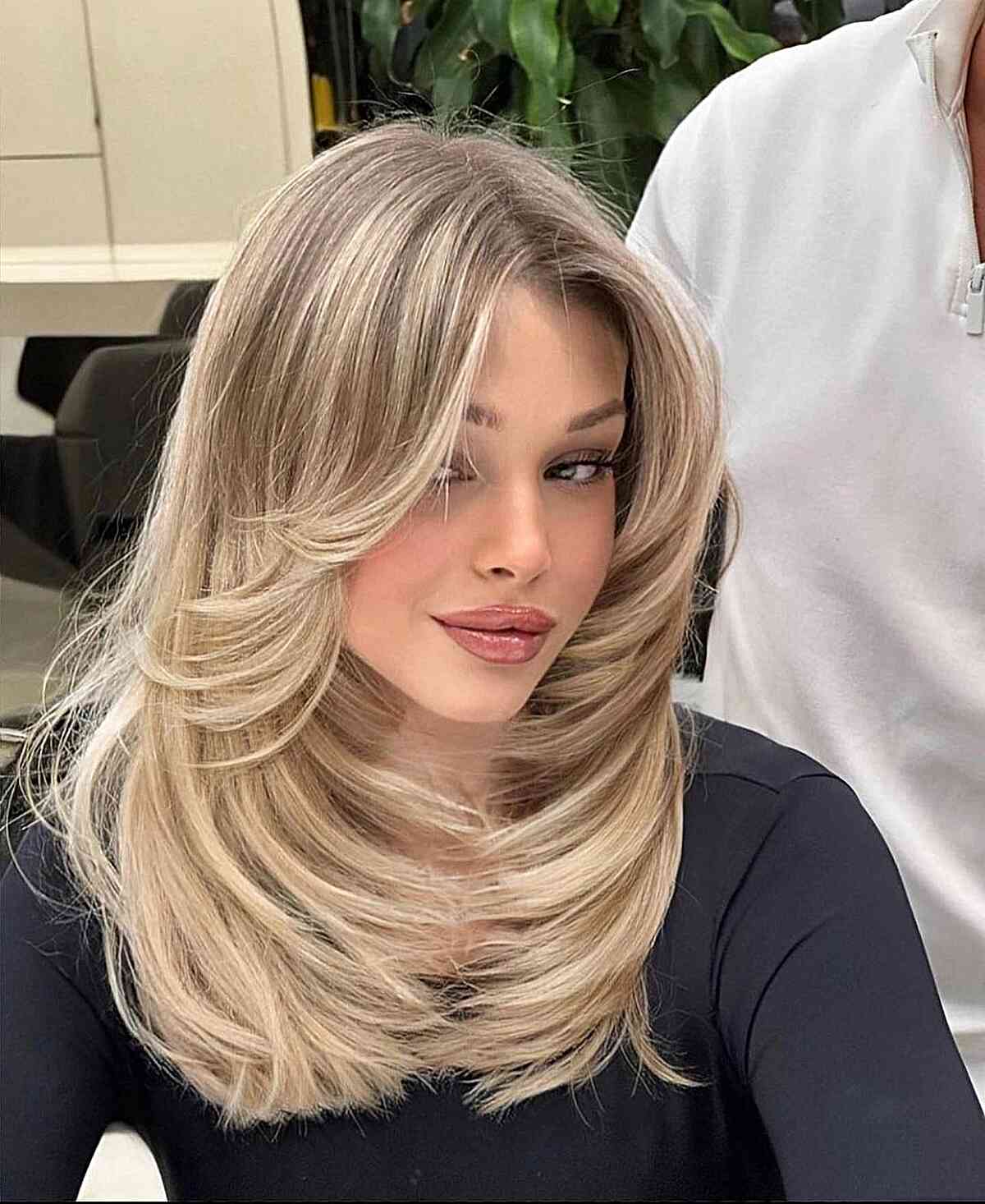 74 Most Popular Medium-Length Layered Haircuts for 2025