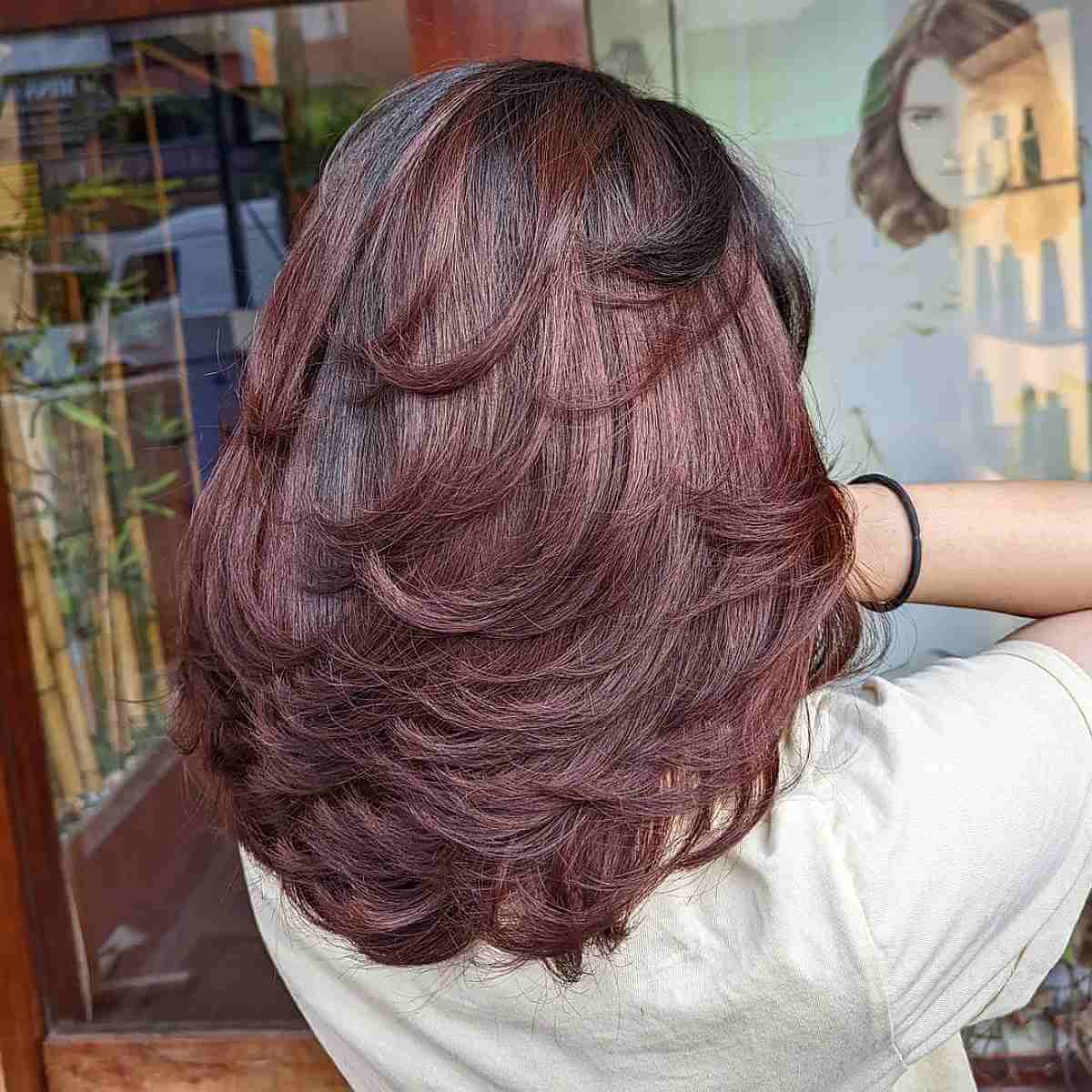 74 Most Popular Medium-Length Layered Haircuts for 2025