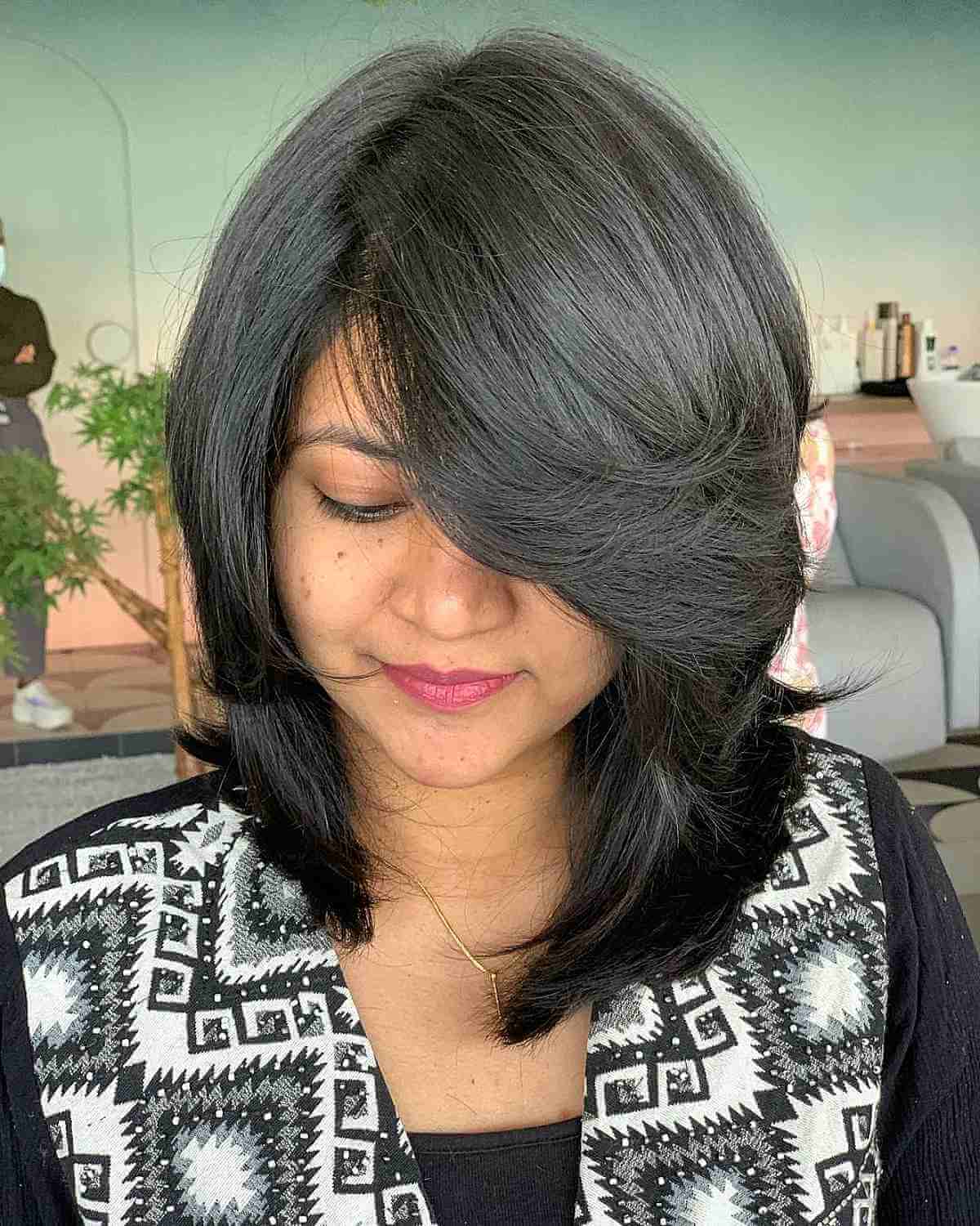 74 Most Popular Medium-Length Layered Haircuts for 2025