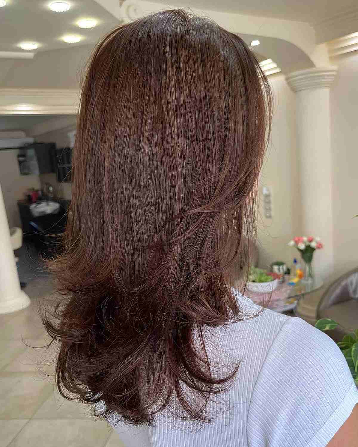 74 Most Popular Medium-Length Layered Haircuts for 2025