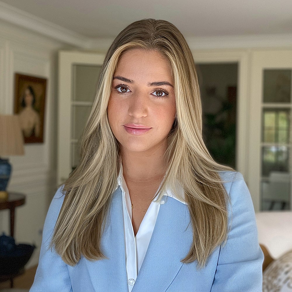 15+ Must-Try Long Layered Haircuts for Round Faces in 2025